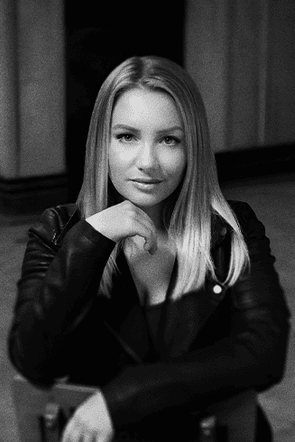 Jeneva Rose